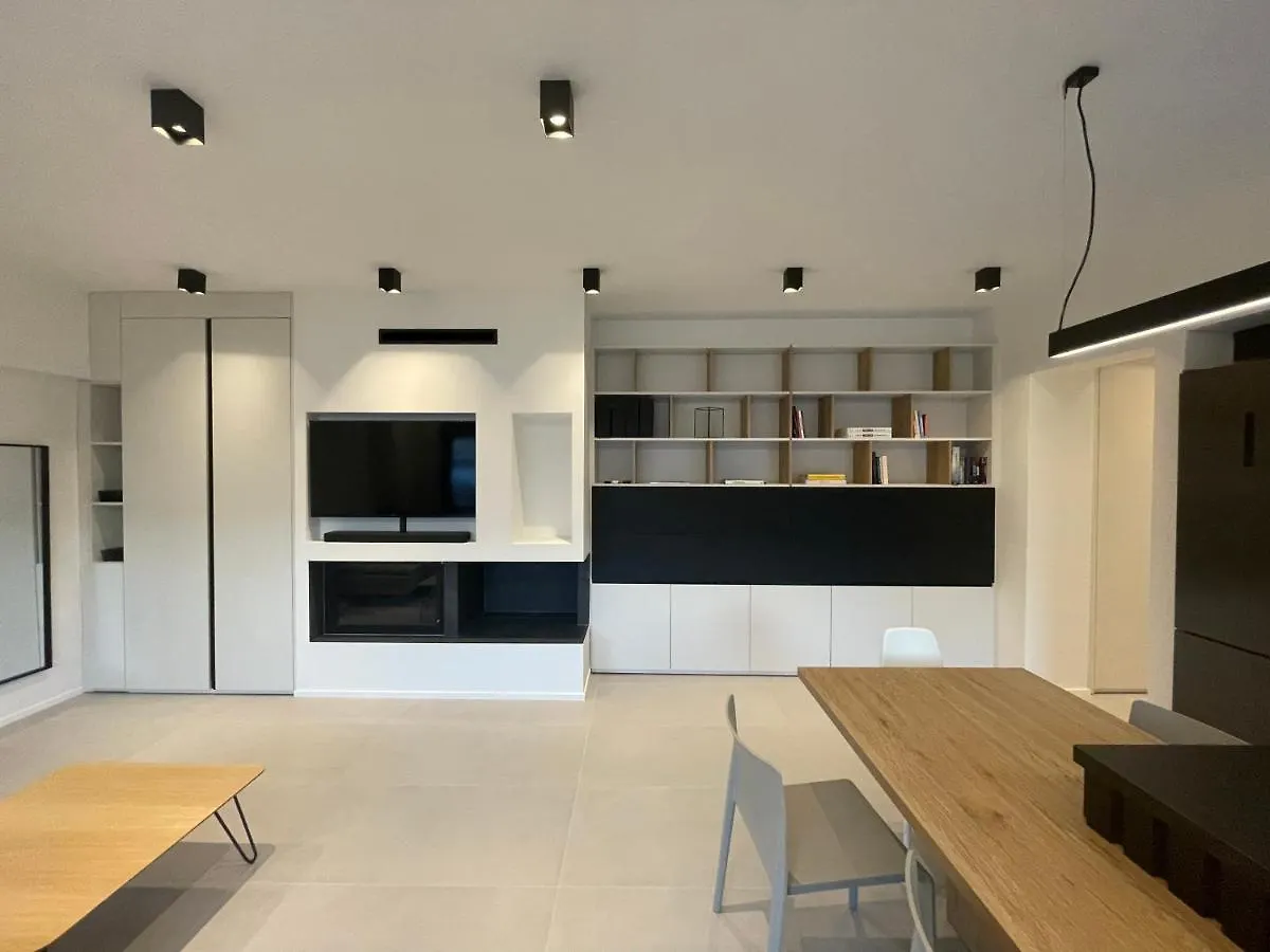 Family Friendly Apartment In Szaloniki