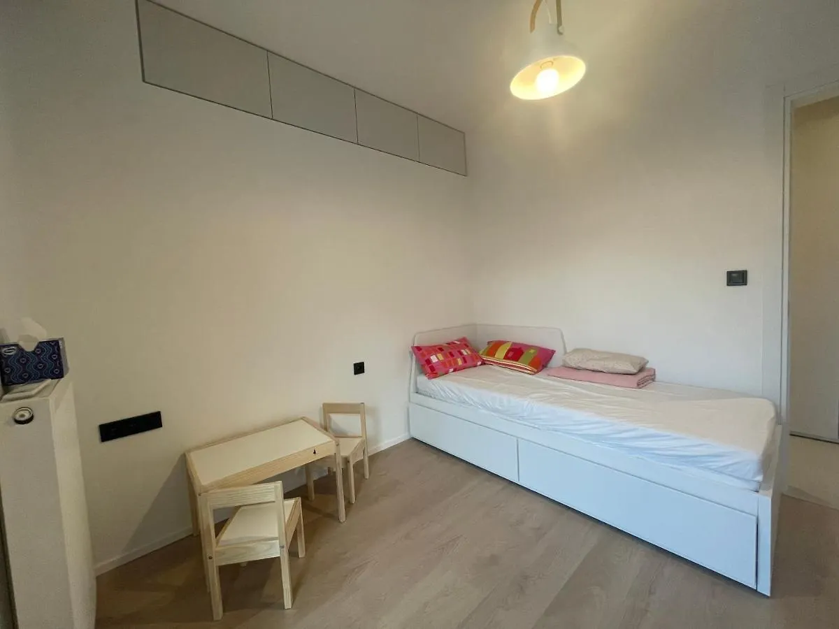 Family Friendly Apartment In Szaloniki